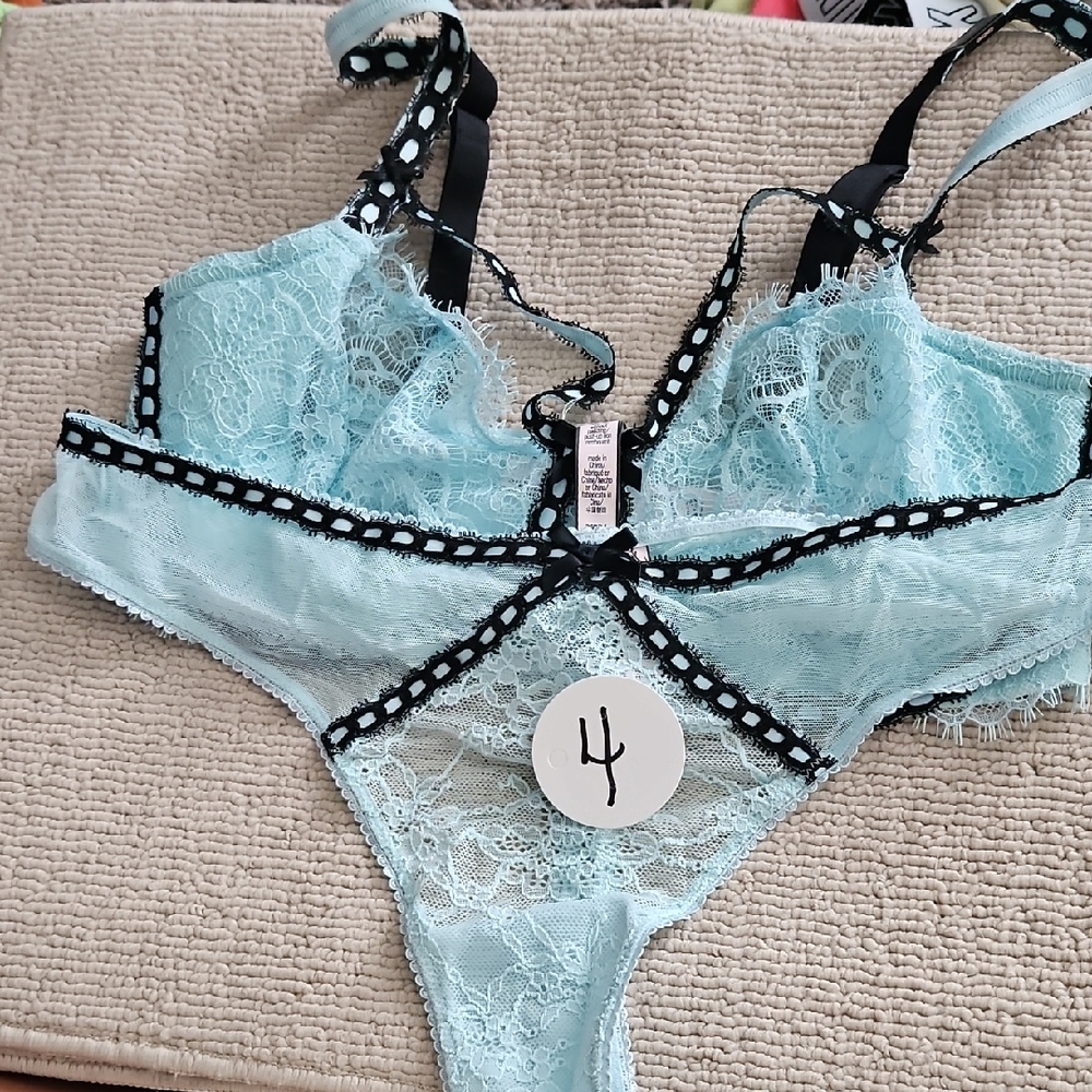 Elegant Lace Lingerie Set in Light Blue